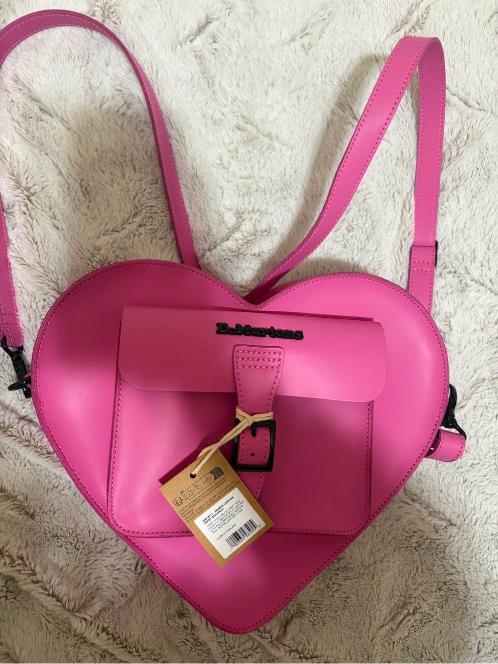 Dr.Martens Kiev Leather Heart Backpack - Picture 2 of 7